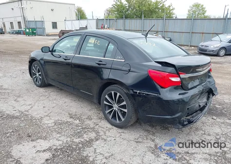 2013 Chrysler 200 Touring z USA, uszkodzony, nr VIN 1C3CCBBG8DN737230